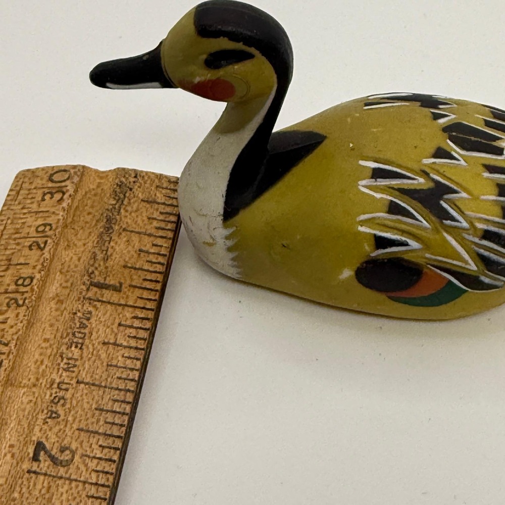 Unbranded Duck Figurine Small Yellow Hand Painted Vintage Good Folk Art Decor - Picture 11 of 13